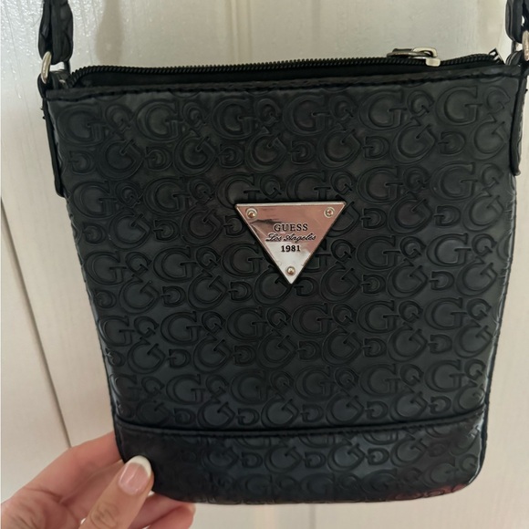 Black guess purse - Picture 2 of 3